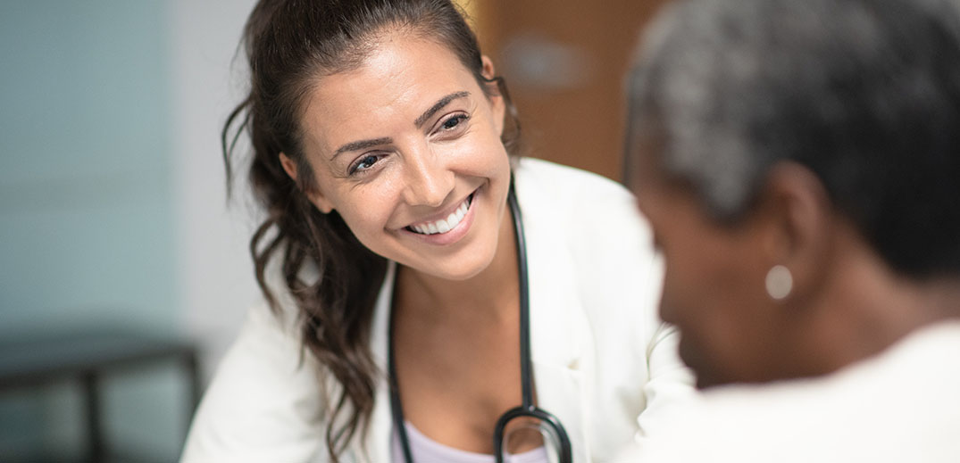 medical-nutrition-business-feed doctor with patient