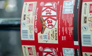 KitKat paper wrapping in production