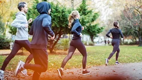 group of runners