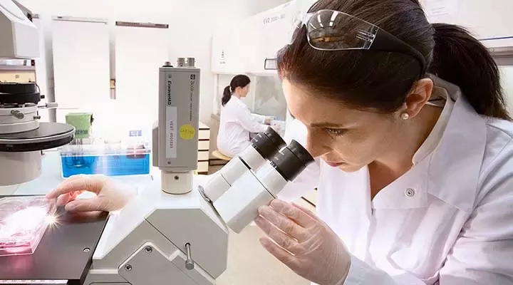 woman scientist