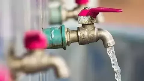 Tap running water.